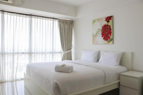 Fancy and Nice 1BR Apartment at H Residence By Travelio